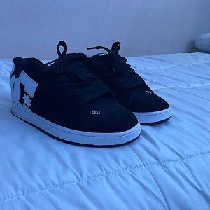 Dc skateboarding shoes